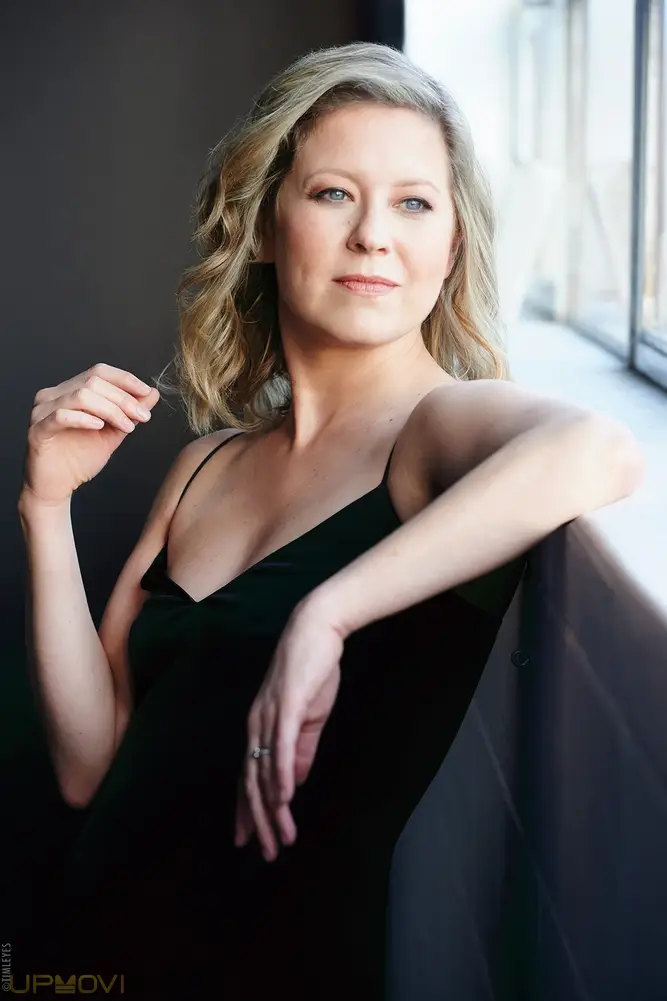Nicole Underhay