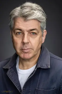 Oliver Senton