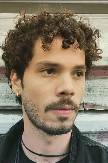 Liev Carlos