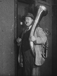 Trumpeter و نویسنده