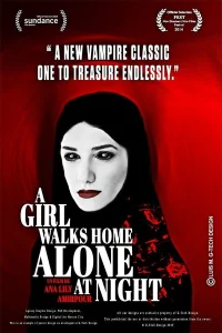 فتاة تعود إلى المنزل لوحدها ليلاً