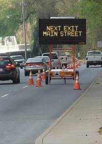 Exit بعدی، خیابان اصلی