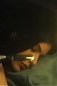 دو عروسک کوچک قرمز