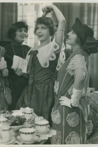 خدمتکاری در میان خدمتکاران