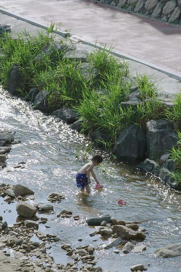 پسر ماهیگیری