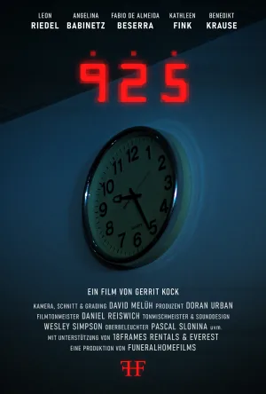 925