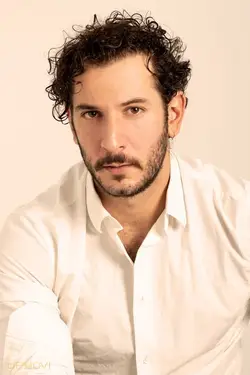 Carlos Troya
