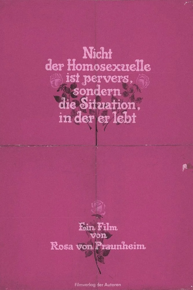 این همجنس‌گرا نیست که انحراف دارد، بلکه جامعه‌ای است که در آن زندگی می‌کند