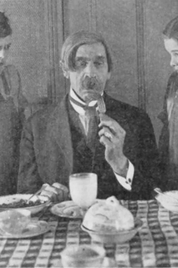 ادگار، کارآگاه