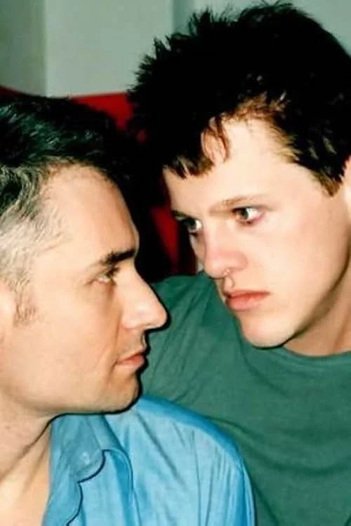 بی بیخیاله رو به پایین...