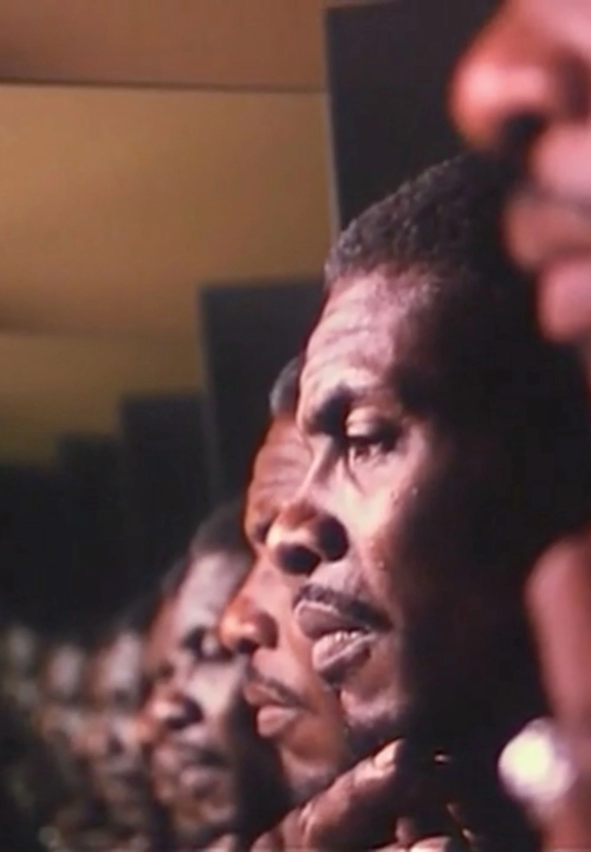 لا اله الا عیسی هرچند